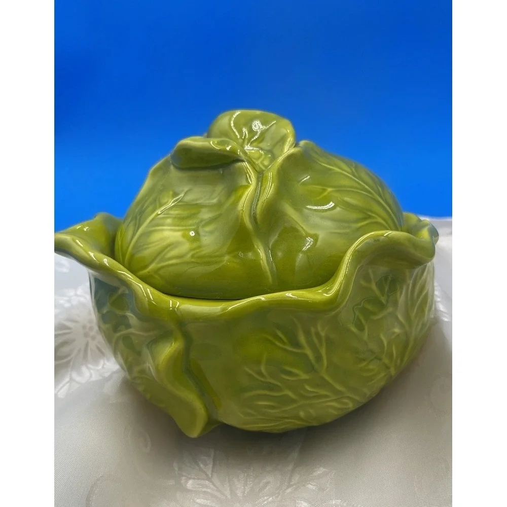 VINTAGE CERAMIC CABBAGE BOWL (HOLLAND MOLD) WITH LID AND SAUCER